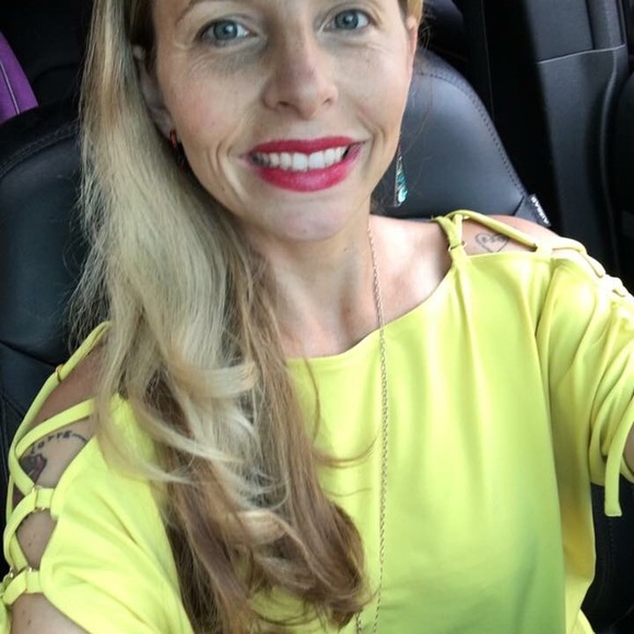 Meet your Posher, Leah - Picture 6 of 7